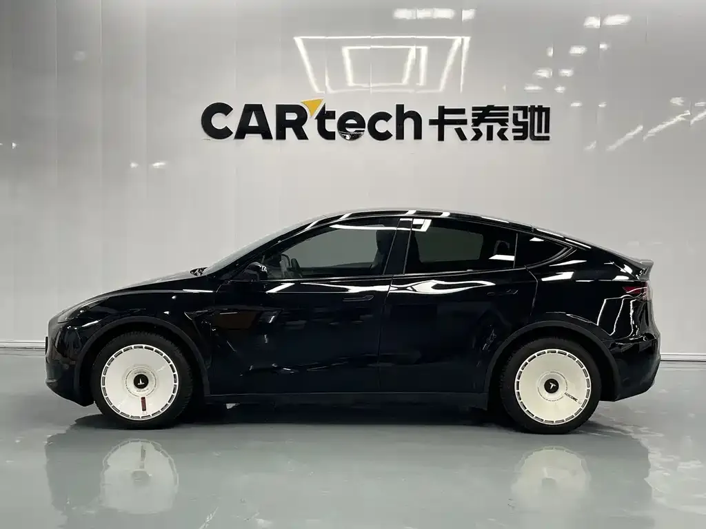 Tesla Model Y — фото 5