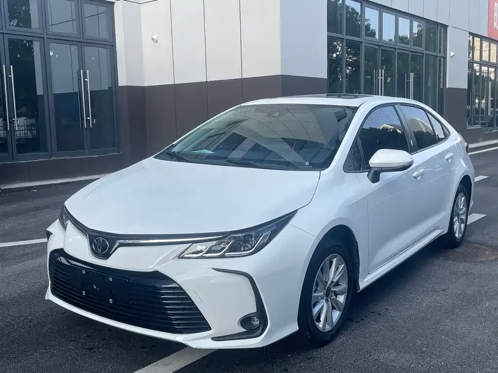 Toyota Corolla — фото 1