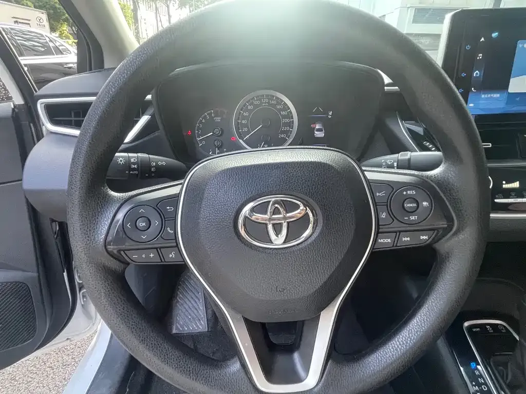 Toyota Corolla — фото 9