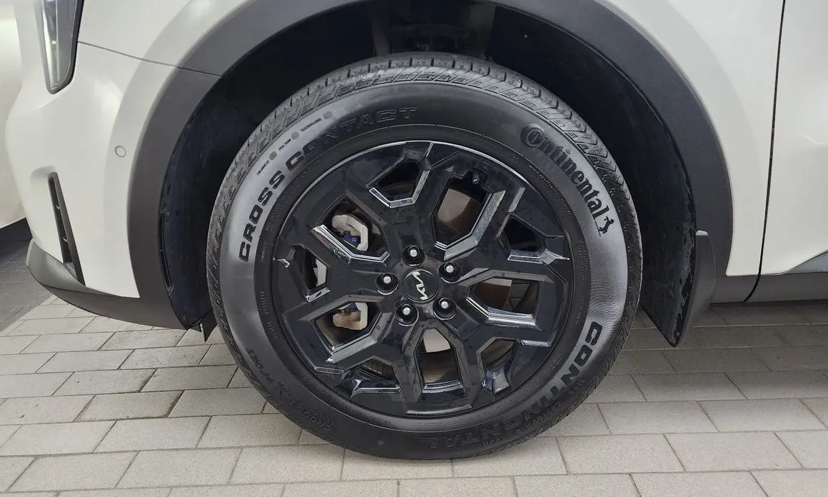 Kia Sorento — фото 7
