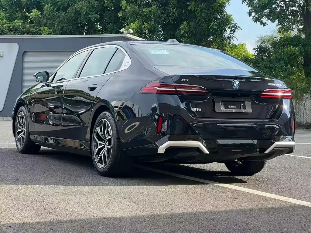 BMW i5 2025 из CN, фото 7