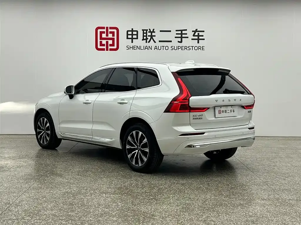 Volvo XC60 — фото 9