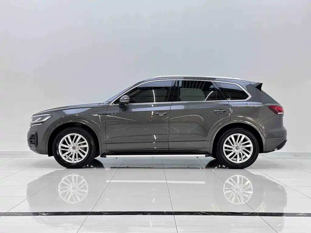 Volkswagen Touareg 2023 из CN, фото 7
