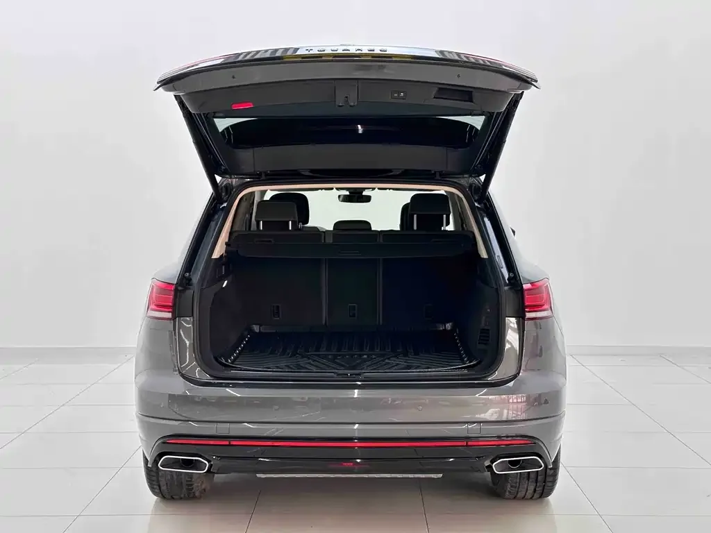 Volkswagen Touareg 2023 из CN, фото 3