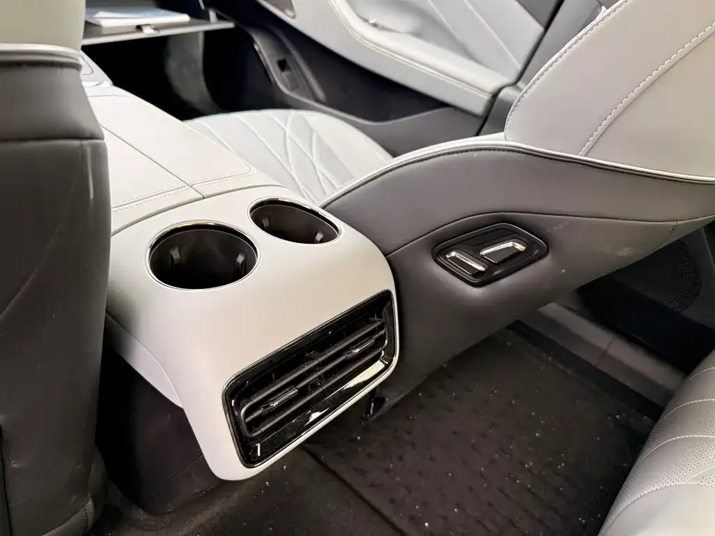 Geely Galaxy E8 2025 из CN, фото 2