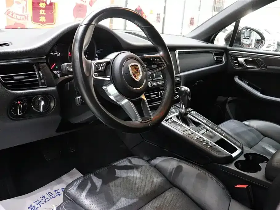 Porsche Macan — фото 10