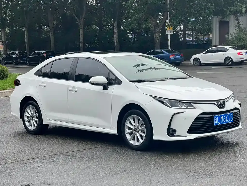 Toyota Corolla — фото 9