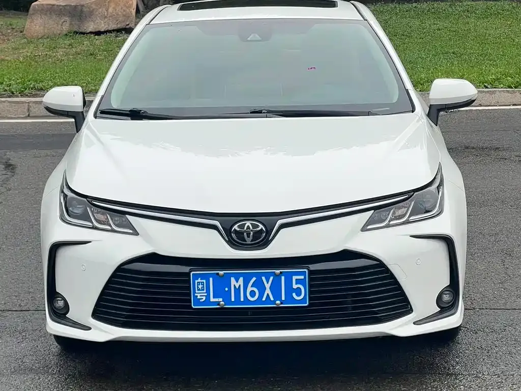 Toyota Corolla — фото 5