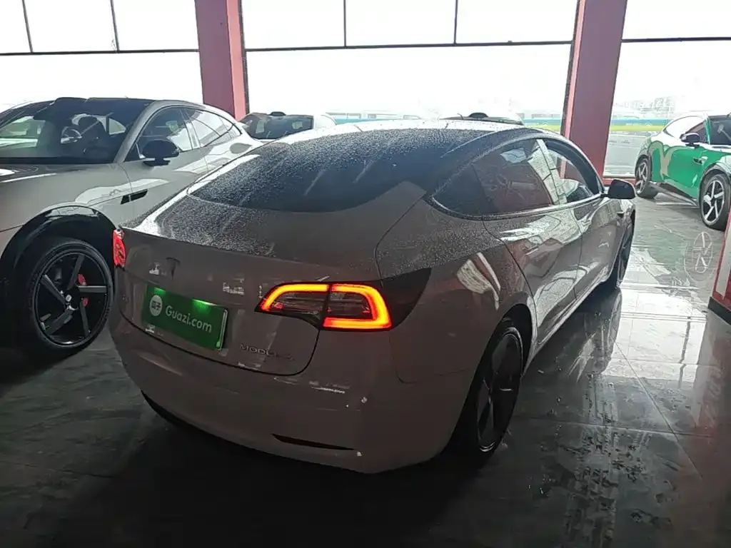 Tesla Model 3 — фото 6