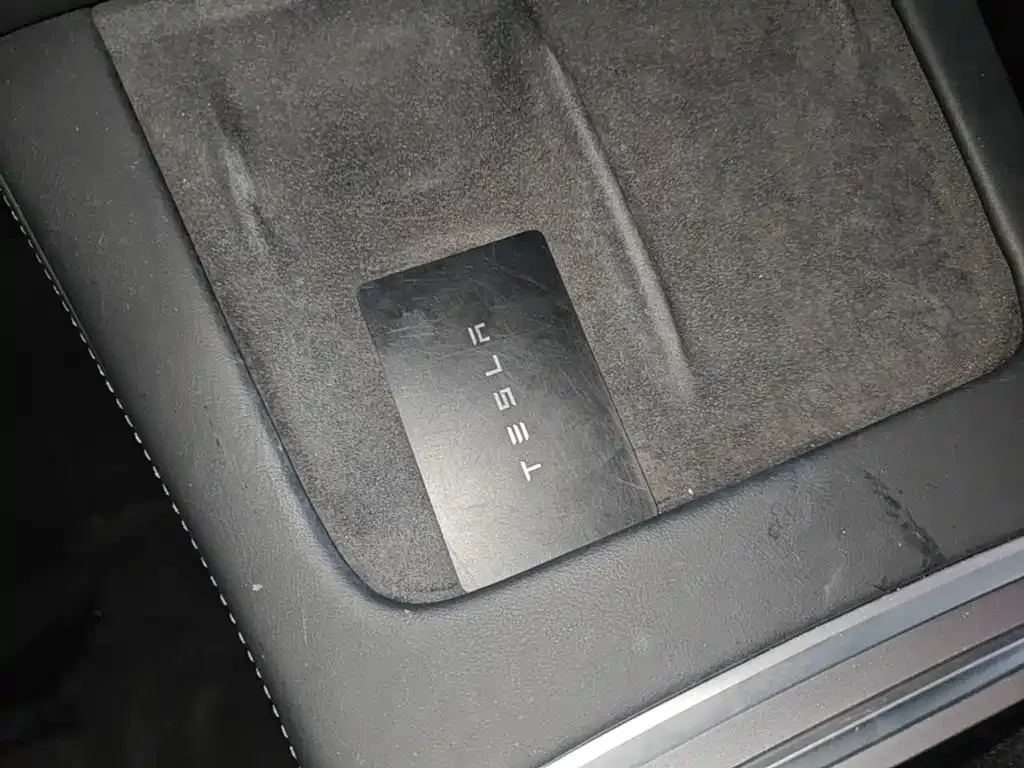 Tesla Model 3 — фото 8