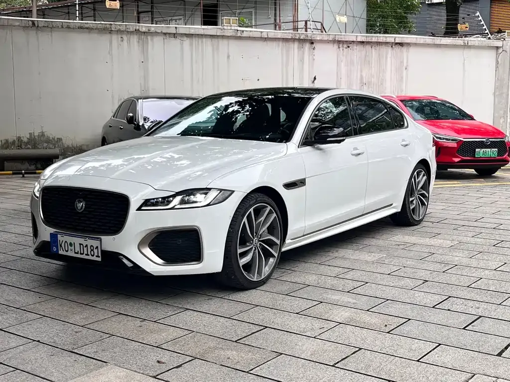 Jaguar XFL — фото 1