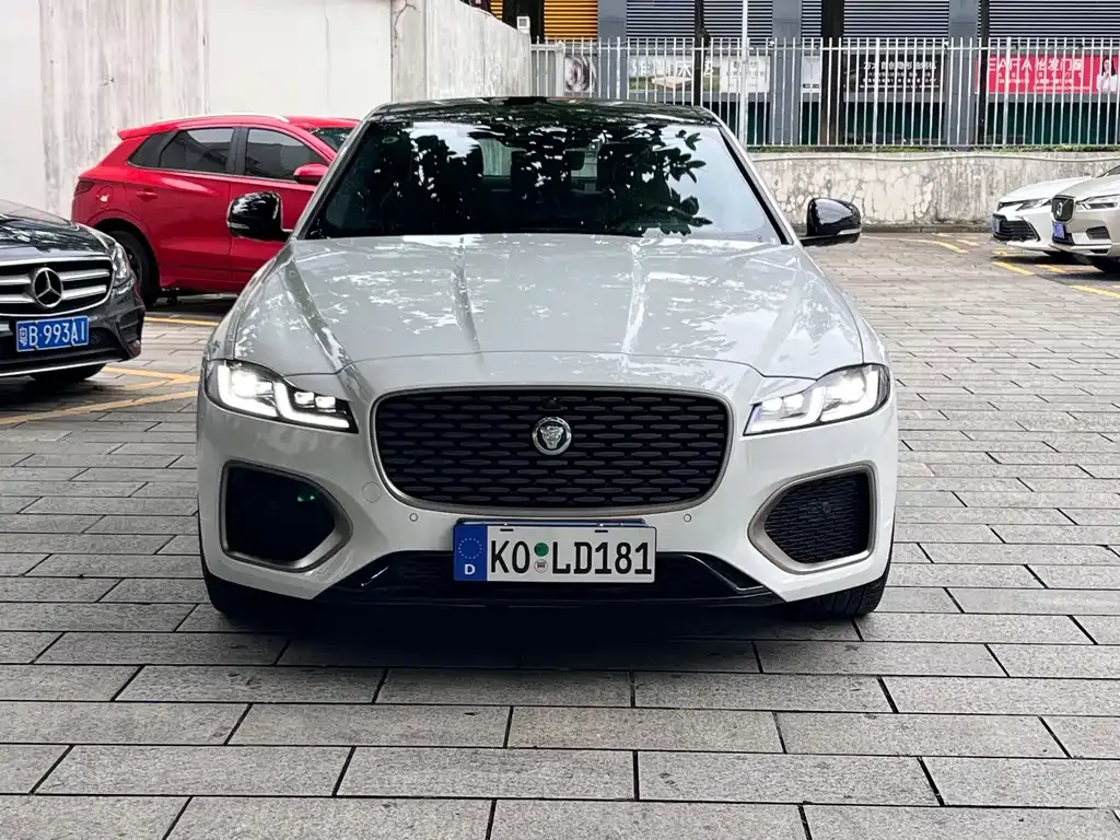 Jaguar XFL — фото 10
