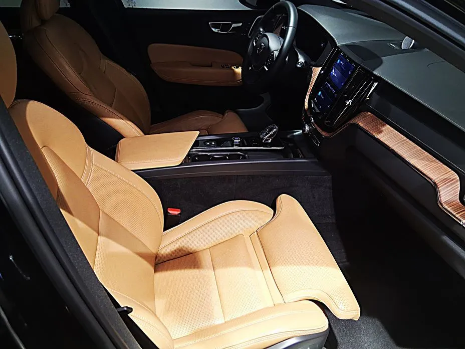 Volvo XC60 2024 из KR, фото 8