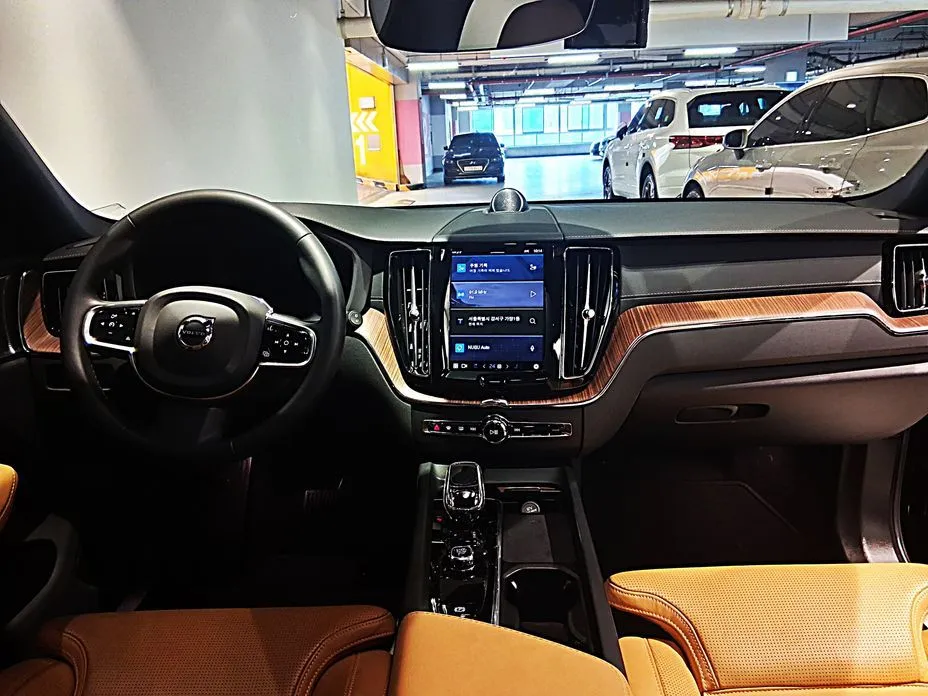 Volvo XC60 2024 из KR, фото 4