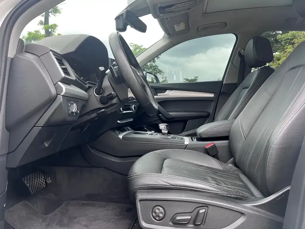 Audi Q5L 2021 из CN, фото 3