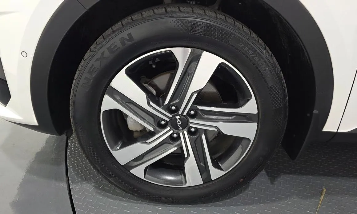 Kia Sorento — фото 7