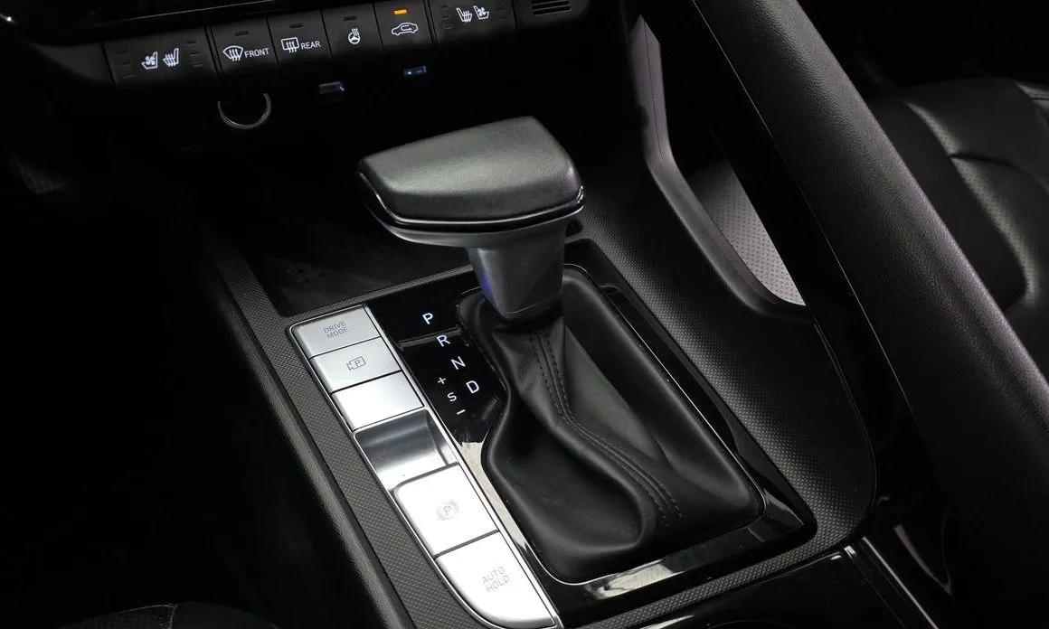 Hyundai AVANTE 2023 из KR, фото 3