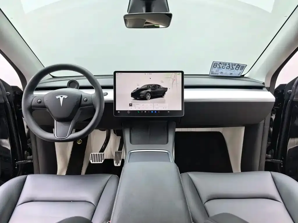 Tesla Model Y — фото 2