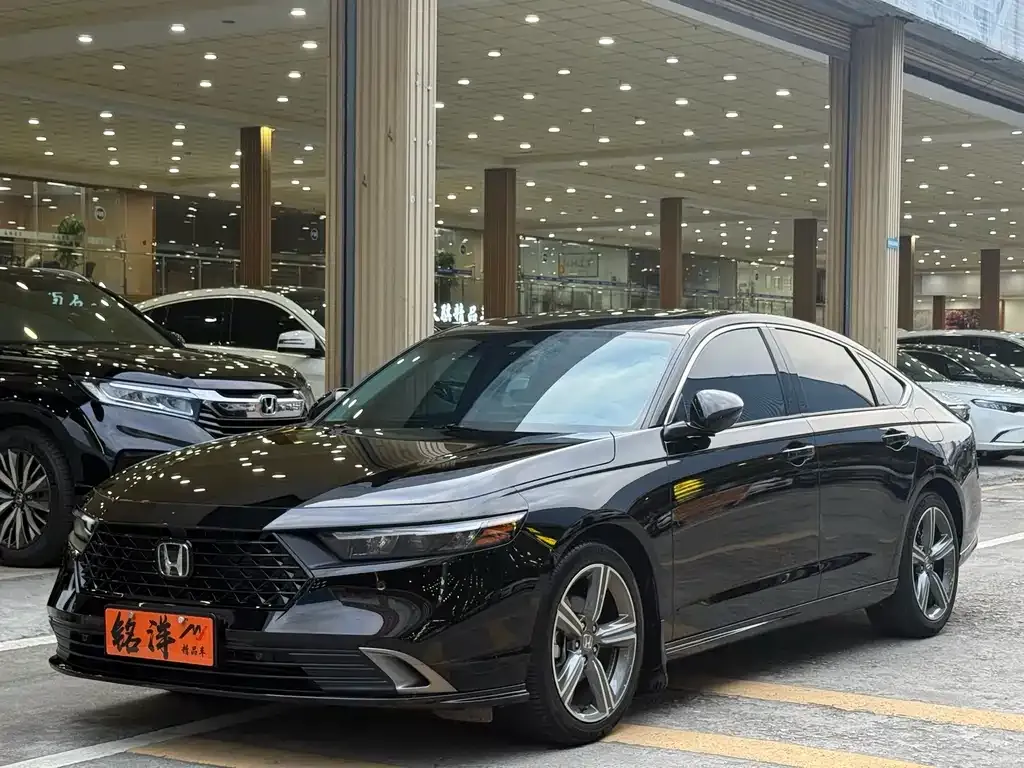 Honda Accord — фото 1