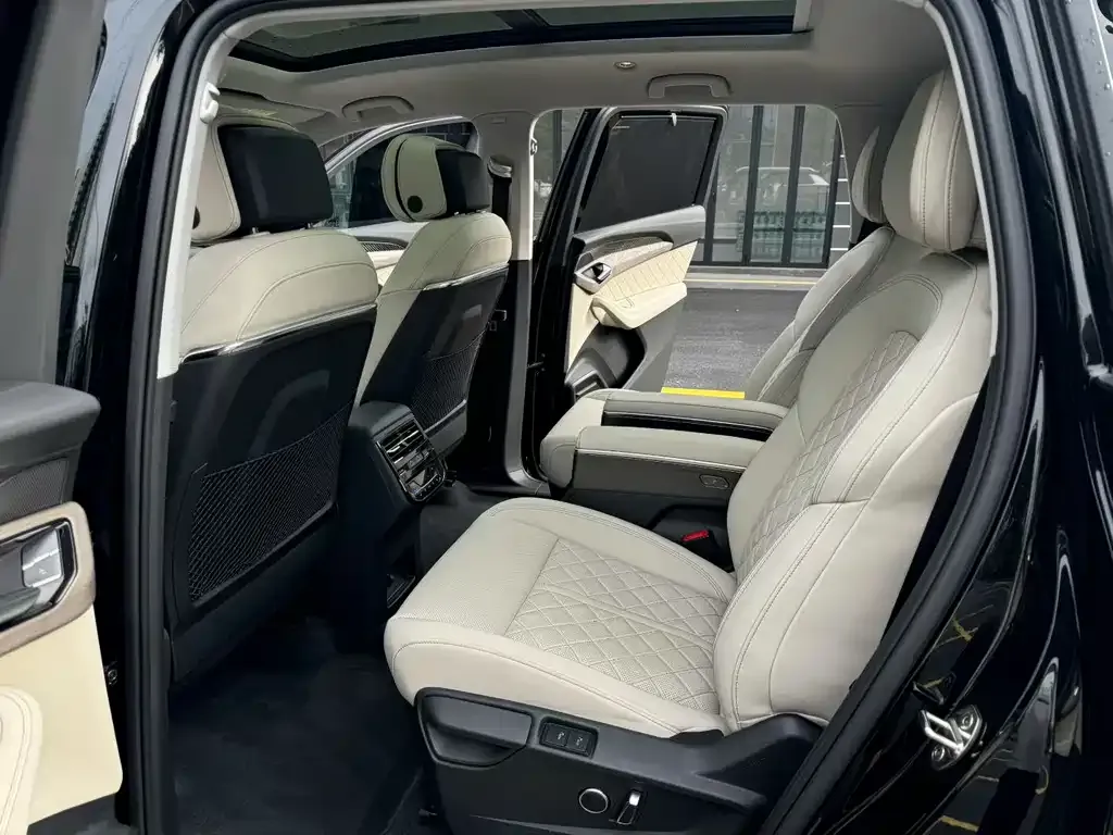Audi Q6 2023 из CN, фото 4