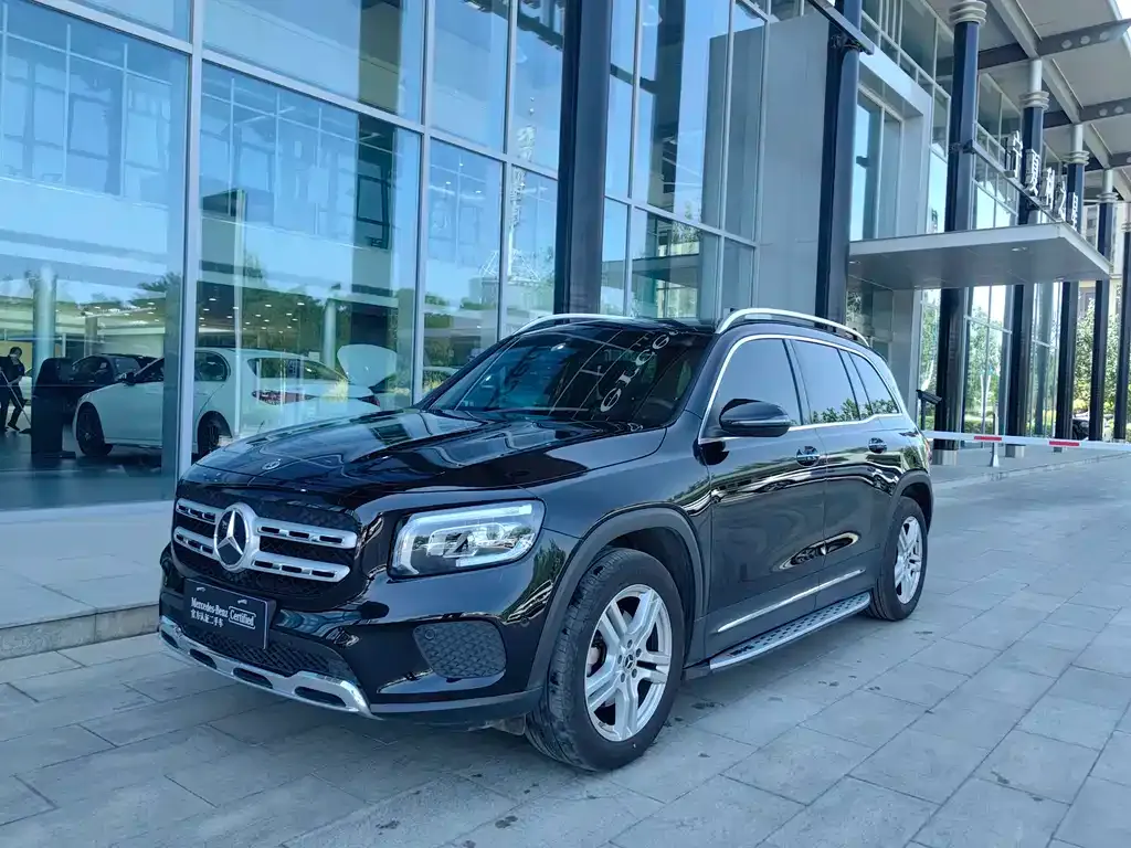 Mercedes-Benz GLB — фото 1