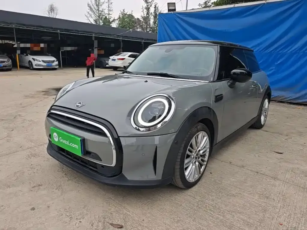 MINI Cooper (3-door)