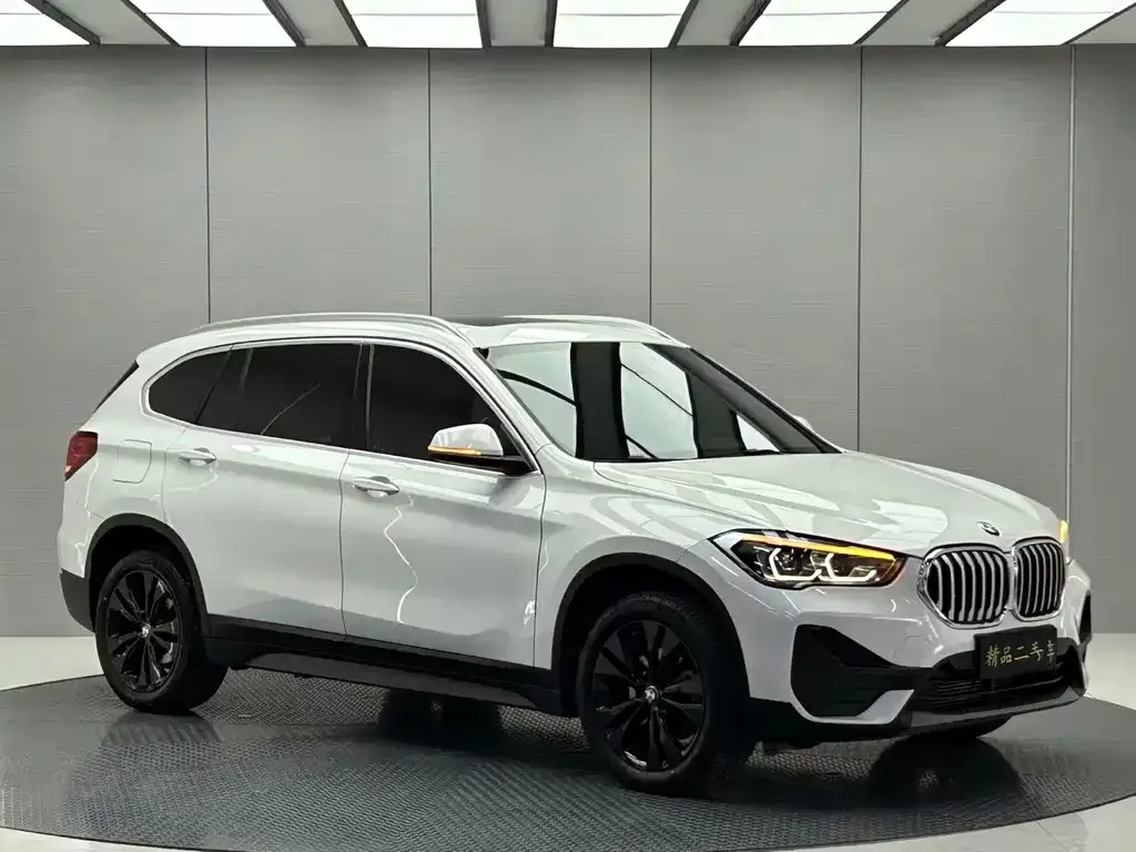 BMW X1 — фото 7