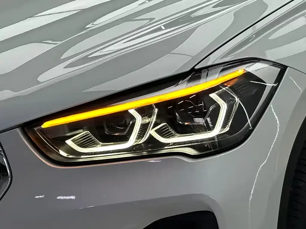 BMW X1 — фото 9