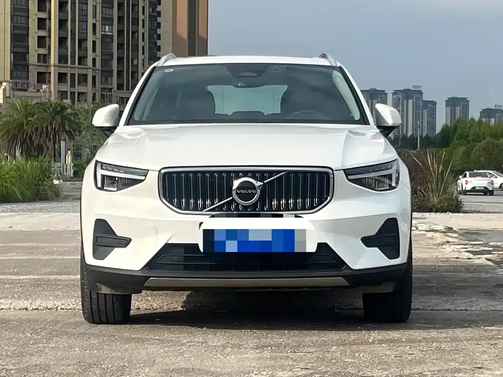 Volvo XC40 — фото 2
