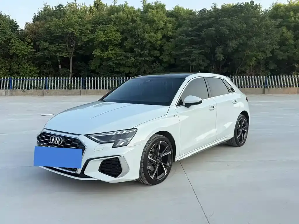 Audi A3 — фото 1