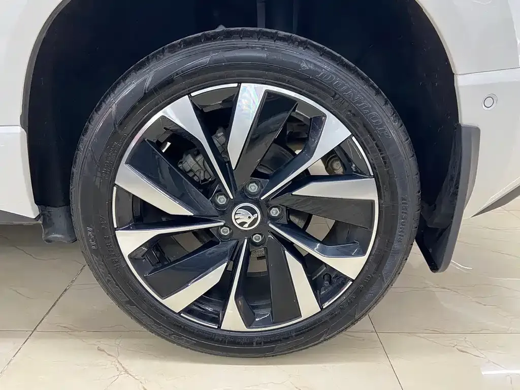 Skoda Karoq — фото 4