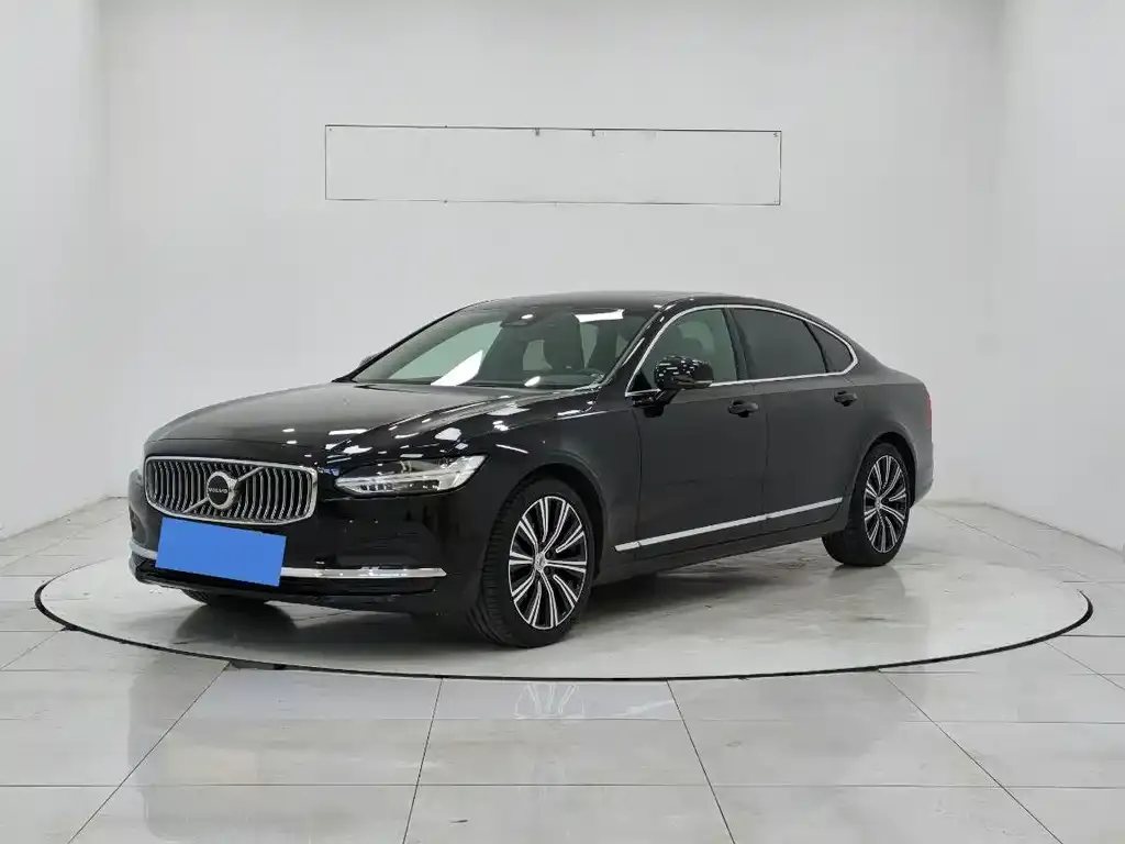 Volvo S90 — фото 1