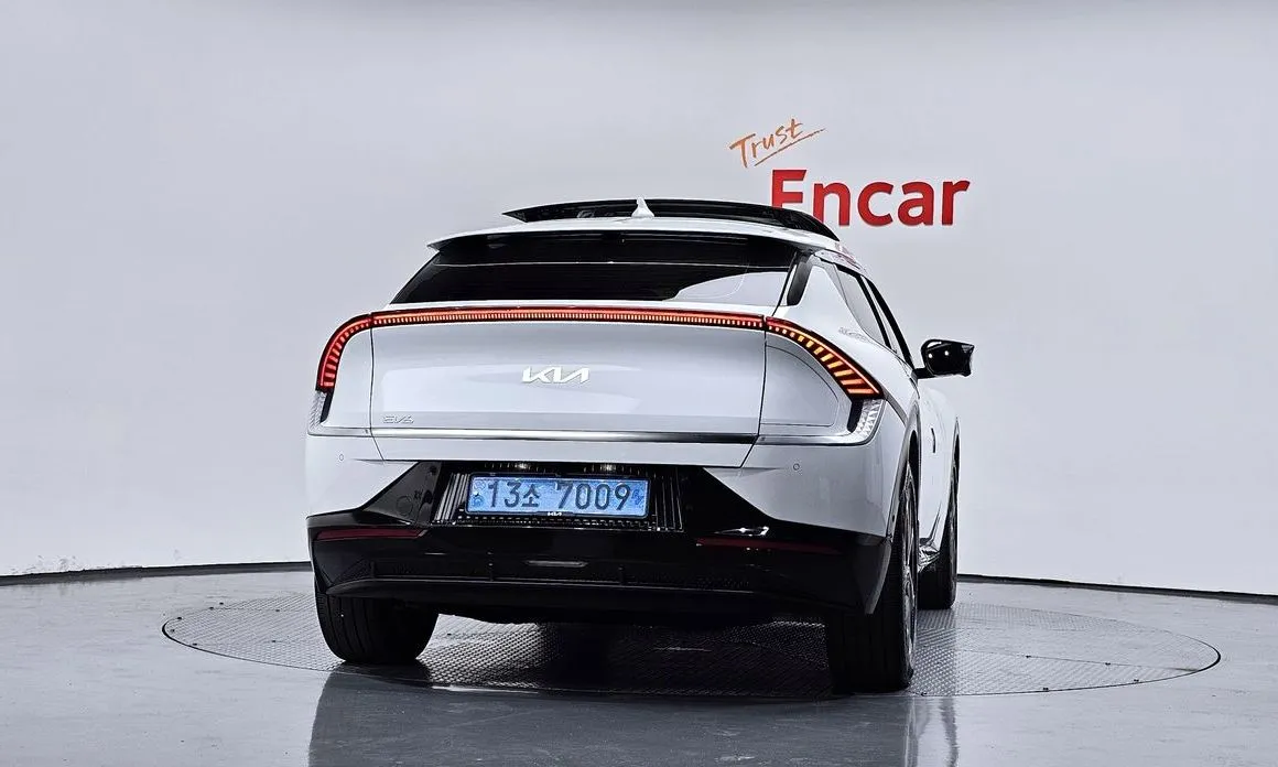 Kia EV6 — фото 8
