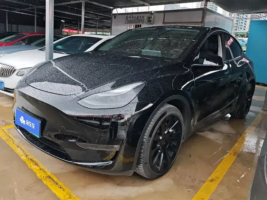 Tesla Model Y — фото 1