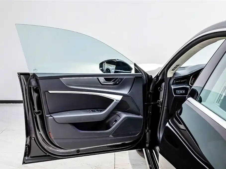 Audi A7L — фото 5