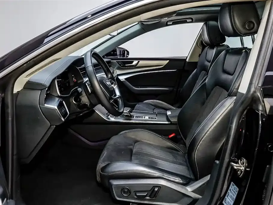 Audi A7L — фото 8