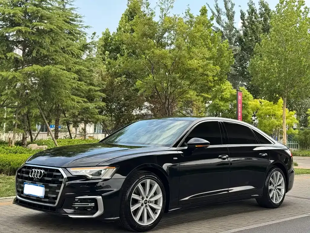 Audi A6L — фото 1