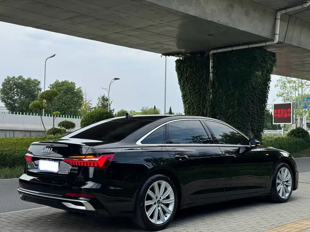 Audi A6L — фото 2