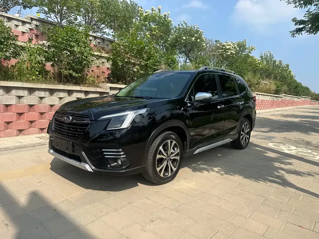 Subaru Forester — фото 1