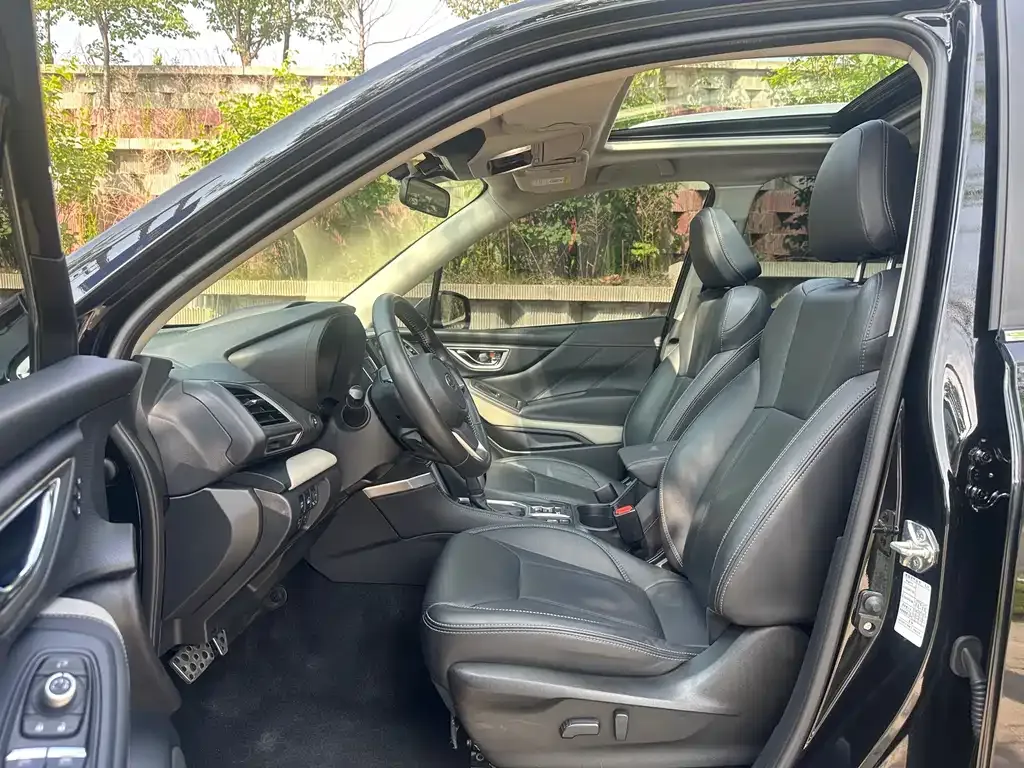 Subaru Forester — фото 2