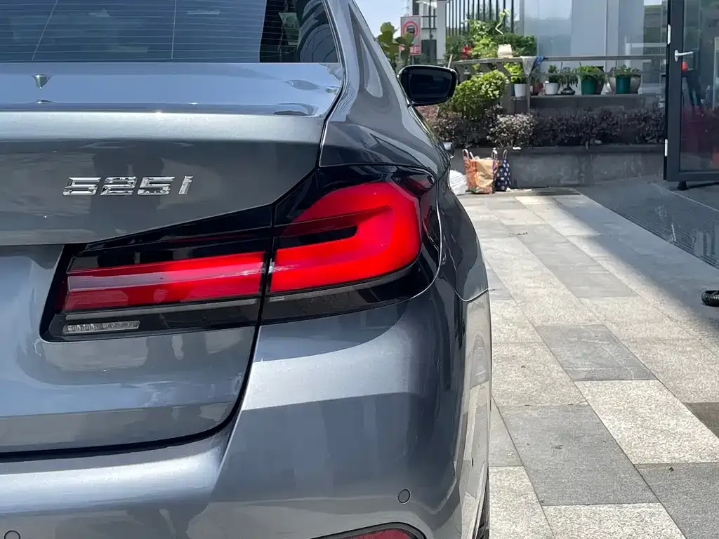 BMW 5 Series (Import) 2023 из CN, фото 3