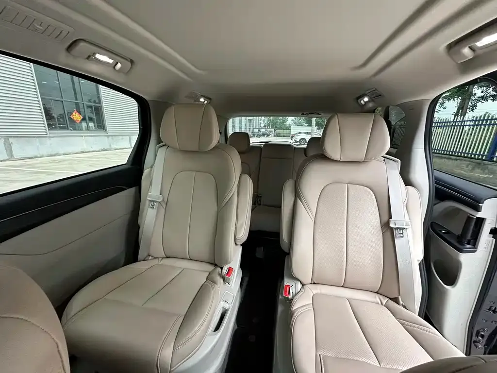 Buick GL8 2023 из CN, фото 8