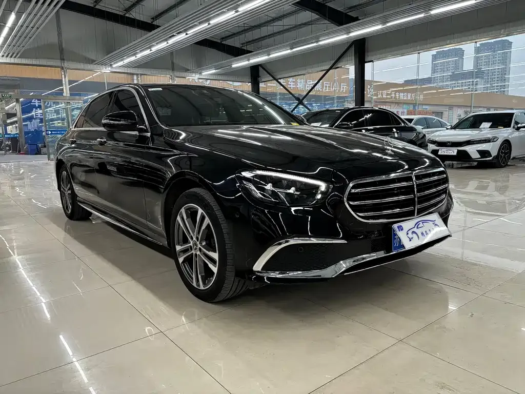 Mercedes-Benz E-Class — фото 8