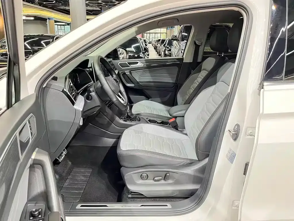 Volkswagen Tiguan X 2023 из CN, фото 2