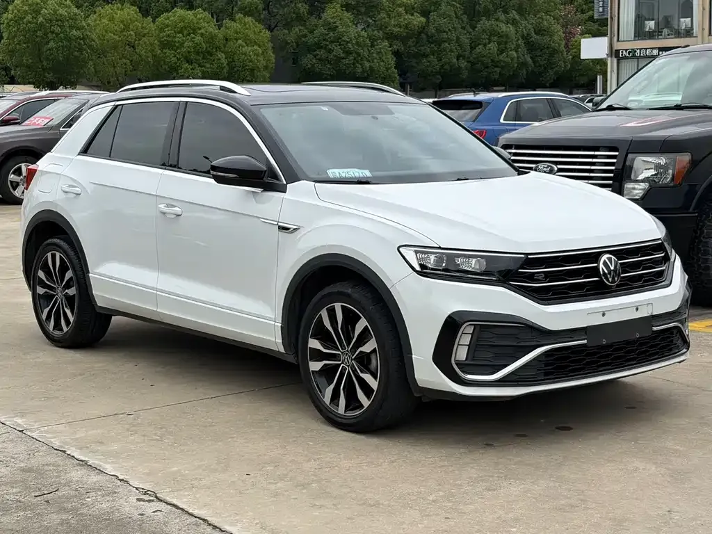 Volkswagen T-Roc — фото 10