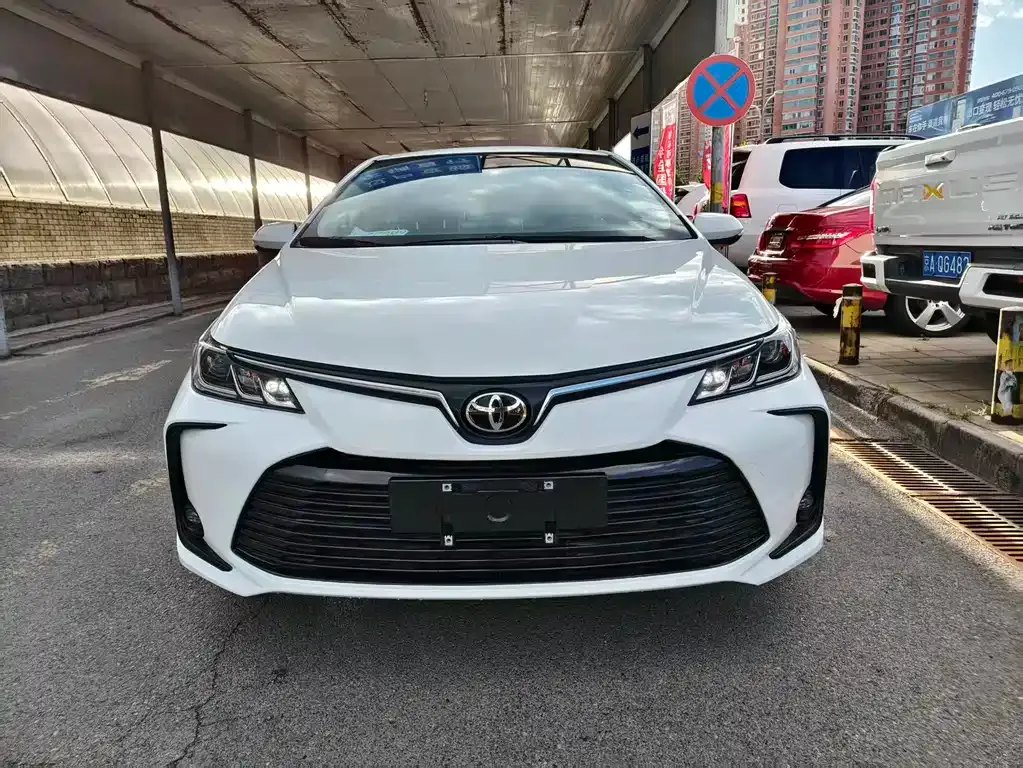 Toyota Corolla — фото 7