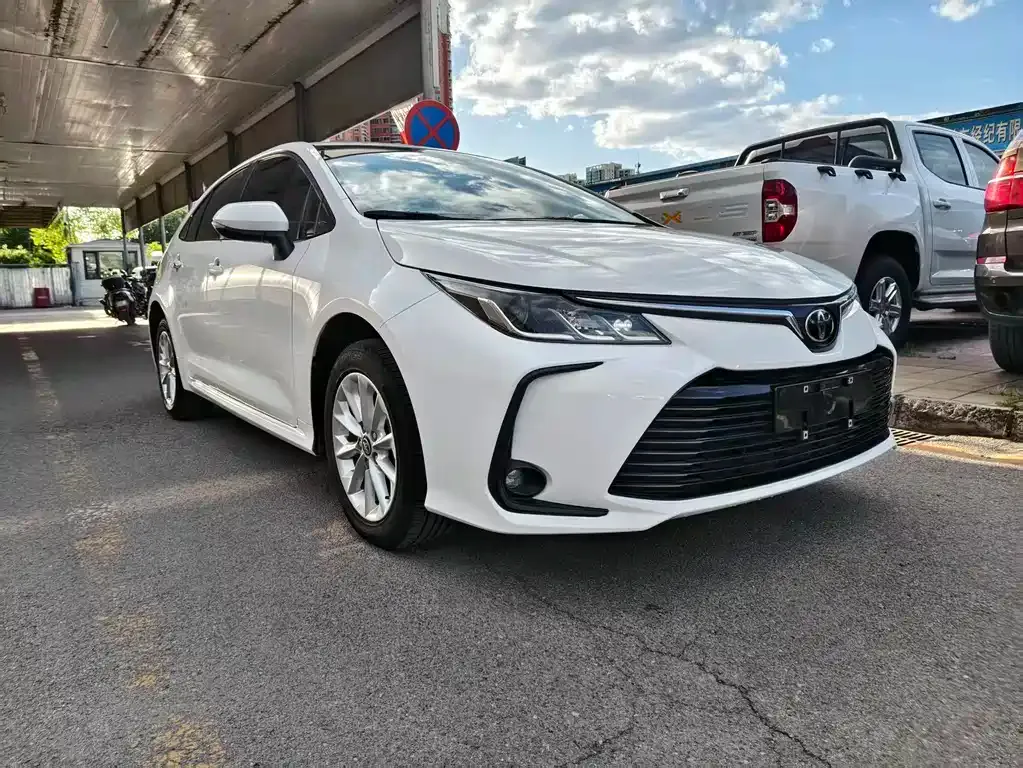 Toyota Corolla — фото 9