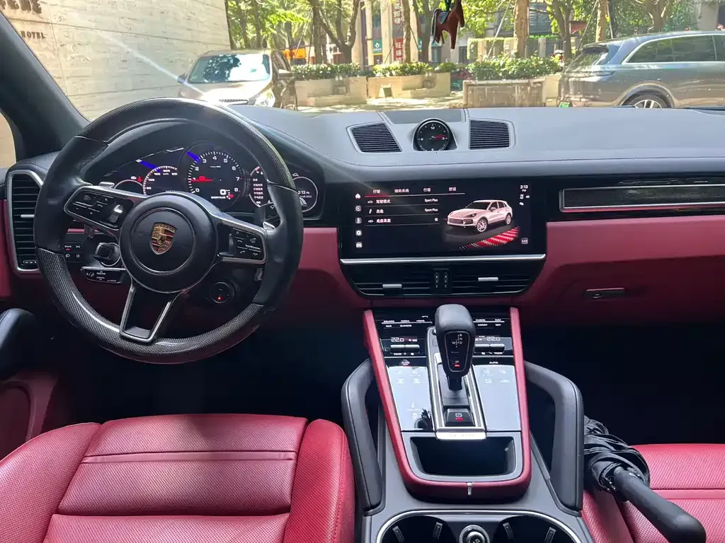 Porsche Cayenne — фото 10