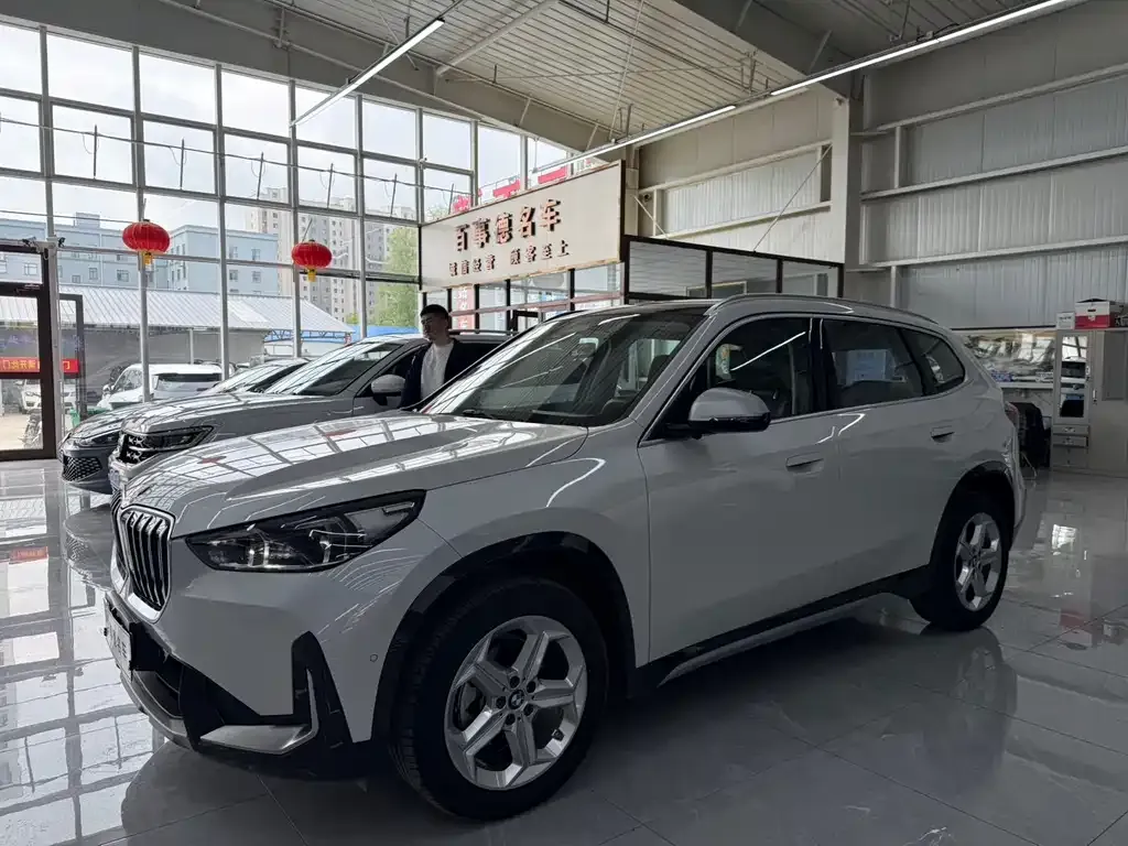 BMW X1 — фото 1