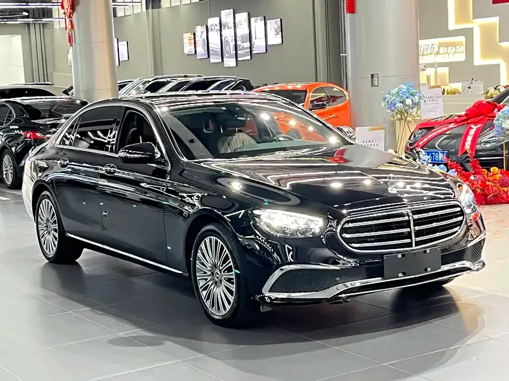 Mercedes-Benz E-Class — фото 5